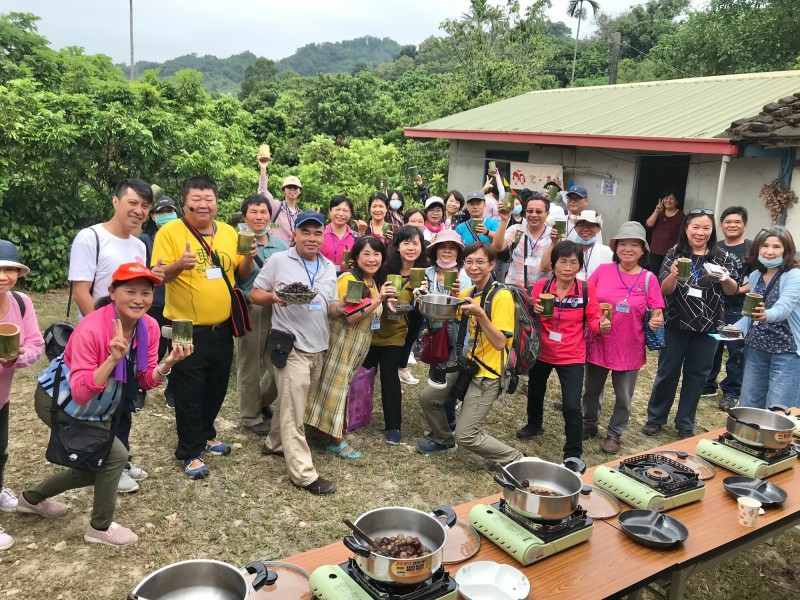 東山區公所社造成果推1日遊，由民眾驗收。 （南市文化局提供）