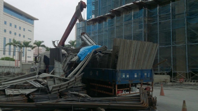 新北市三重區發生一起工地工人遭掉落的物件砸死意外，勞檢處已命停工。（勞檢處提供）