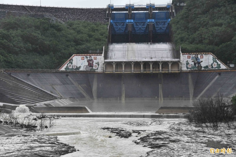 「閃電」颱風恐帶來豪雨，牡丹水庫下午4點調節放水。（資料照片，記者蔡宗憲攝）