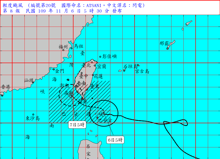 閃電颱風移動速度減慢，對台東（含蘭嶼、綠島）、屏東、恆春半島、高雄及台南構成威脅。（圖取自氣象局）