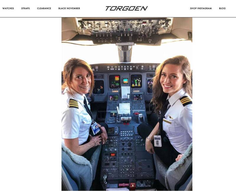 美國最大區域航空公司「天西航空」近日傳出，有一位機長媽媽與副機長女兒共同駕駛商用客機，成為該航空公司史上第一對「飛航母女檔」。（圖擷取自TORGOEN網站）