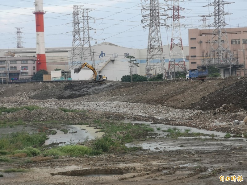 水利局力拚五甲尾滯洪池明年4月底提前滯洪 。（記者陳文嬋攝）