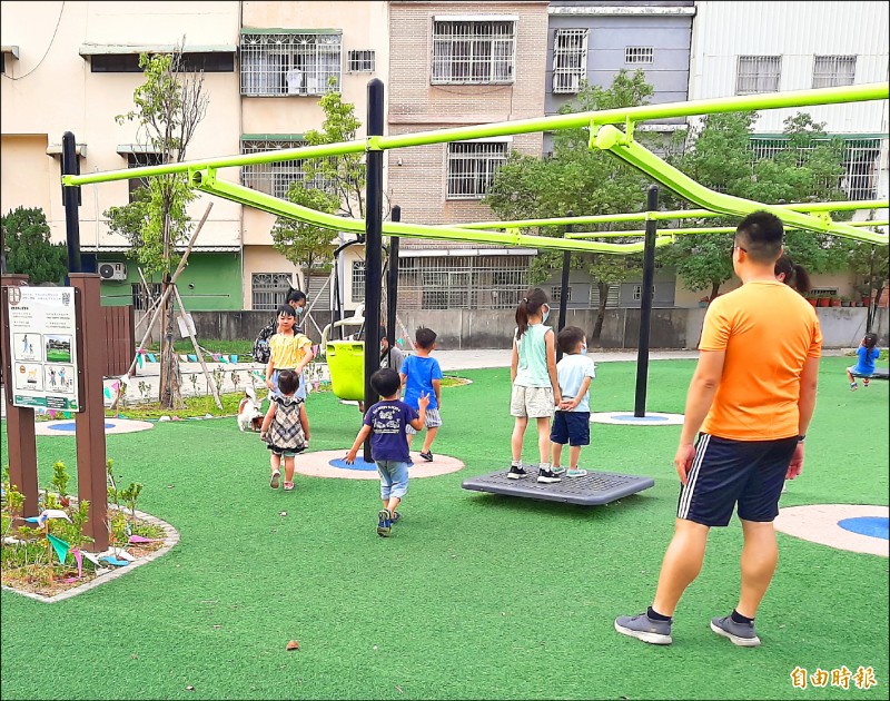少子化導致屏東人口減少。（記者侯承旭攝）