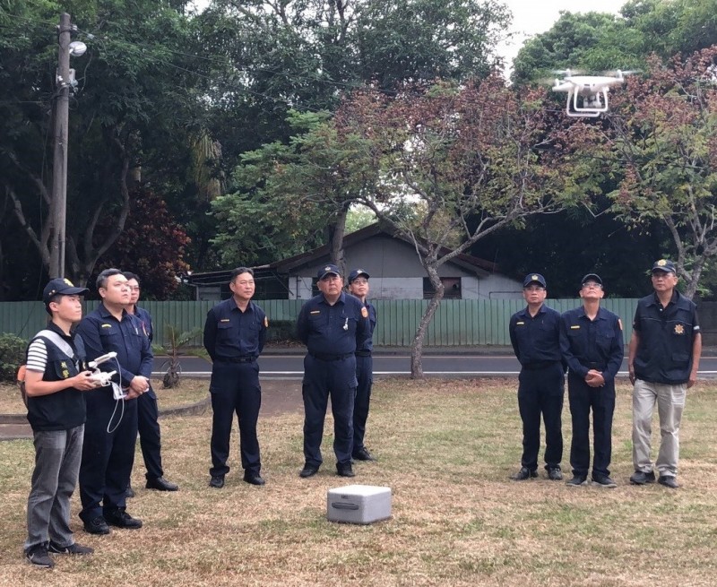 南投警方進行空拍機操作訓練。（南投縣警察局提供）