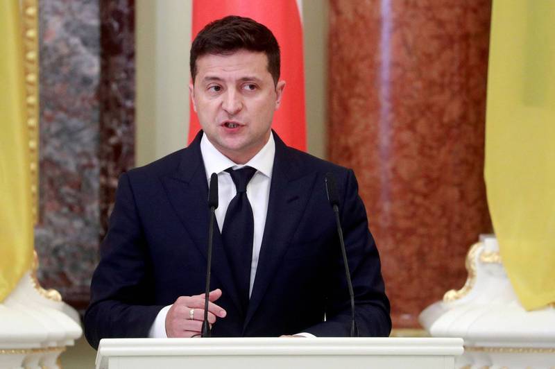 烏克蘭總統澤倫斯基（Volodymyr Zelenskiy）9日宣布自己確診武漢肺炎，今日入院，傳財政部長、國訪部長等高層人物也中鏢。（路透）