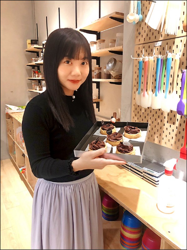 查獲突擊步槍、安毒 正妹警不讓鬚眉