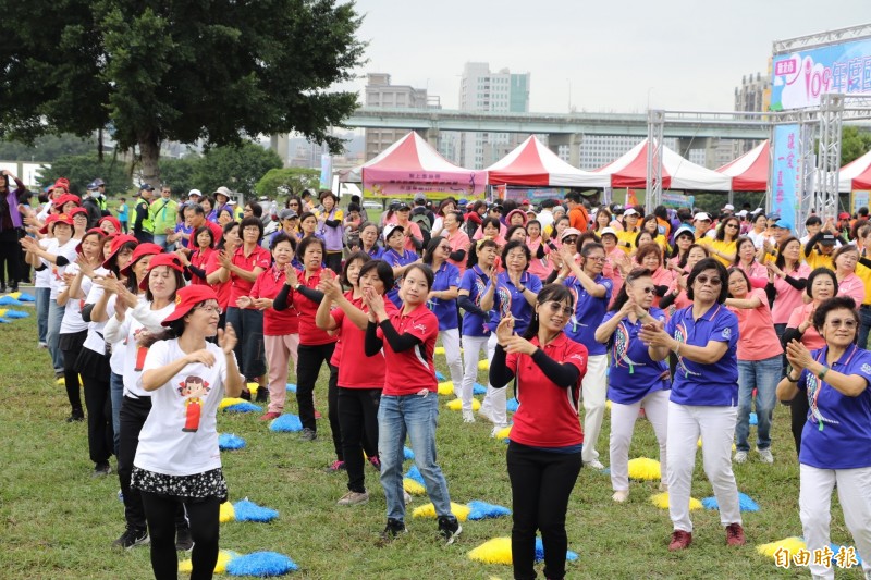 每年12月5日為國際志工日，新北市政府舉辦志工日嘉年華活動。（記者陳心瑜攝）