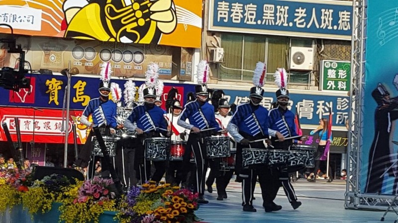 嘉市國際管樂節曾邀請「美國藍魔鬼鼓號樂隊」擔任開幕演出，今年因疫情，國外表演團隊無法來台。（資料照）