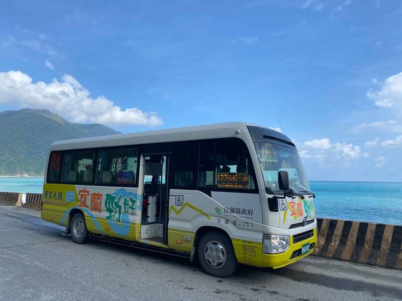 國光客運新闢宜蘭公車122路線，從蘇澳轉運站直達網紅祕境粉鳥林，每天往返12班次。（圖：國光客運提供）