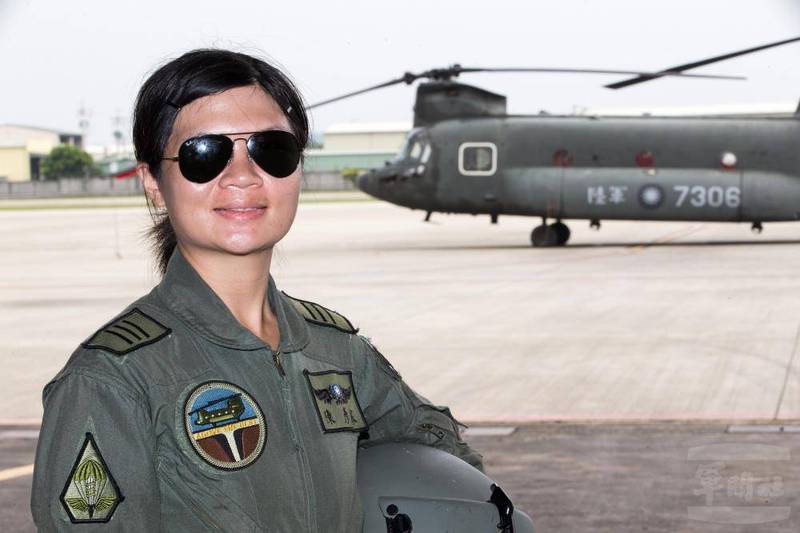 台海軍情 通過換裝鑑測 陸軍出現首位女性ch 47sd直升機飛行員 政治 自由時報電子報