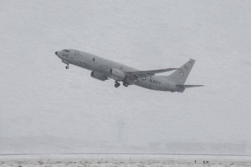 美國海軍今天（15日）在推特帳號發文，公佈美軍P-8A反潛機在日本寒冬環境下執行任務的畫面，圖為美國海軍第8「戰虎」巡邏中隊P-8A反潛巡邏機。（擷取自美國海軍推特）