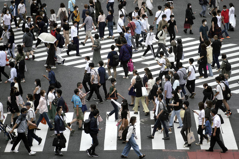 東京都今日新增超過800例武肺確診者。（美聯社）