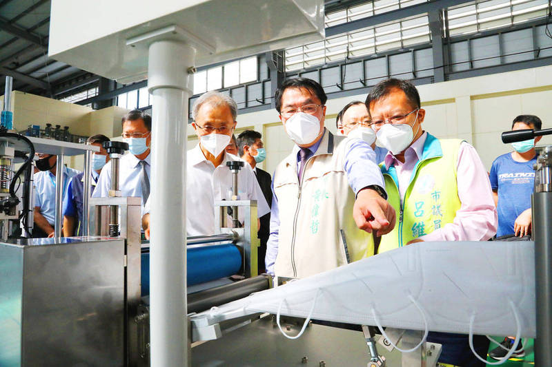 《TAIPEI TIMES》 Profit furor over Czech mask donation - 焦點 - Vimarsana News