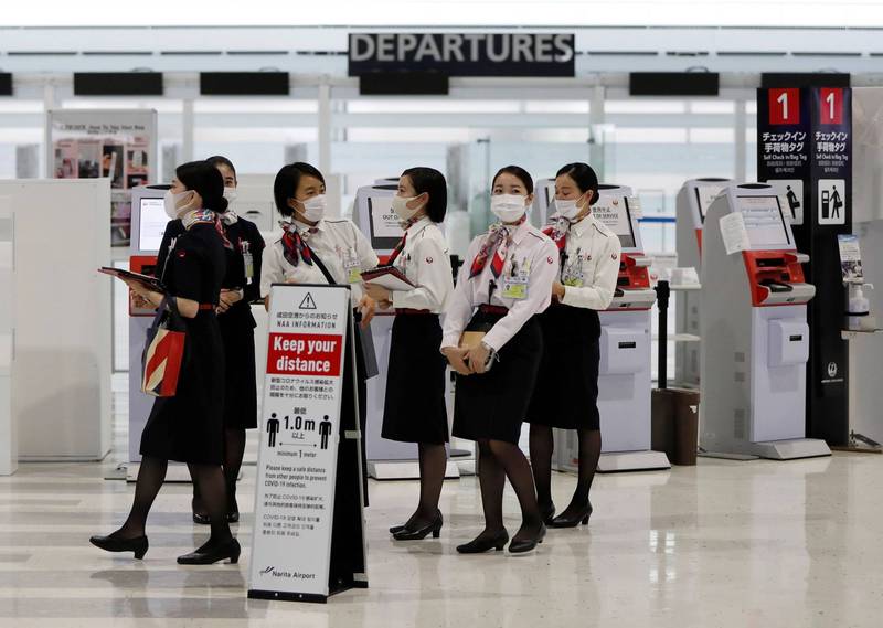 利用休假的空姐們臨時支援的想法,解決了閒置人員和神社缺人手兩個問題。(路透社) 利用休假的空姐們臨時支援的想法,解決了閒置人員和神社缺人手兩個問題。(路透社)