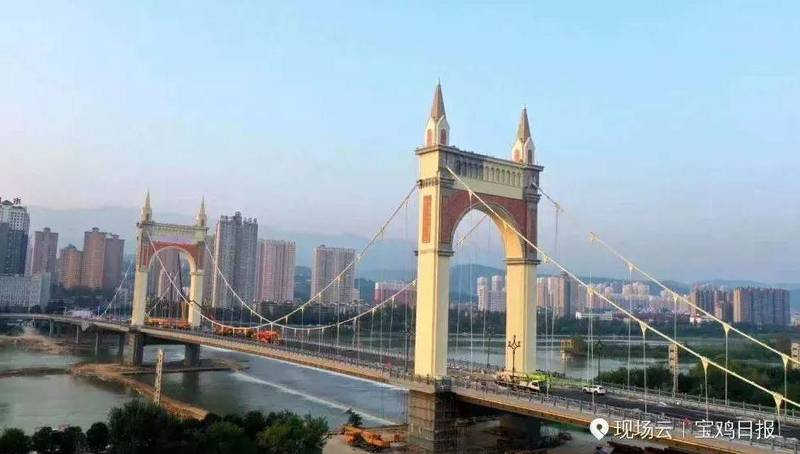 第十名，陕西宝鸭联盟大桥，「搬用舶来形式，有损文化认同」。（撷取自微博）(photo:LTN)