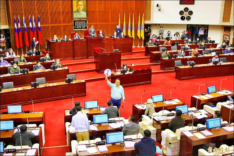 台北市議會國民黨團昨以人數優勢，通過北市食安自治條例禁萊豬條款釋憲聲請案。（記者鄭名翔攝）