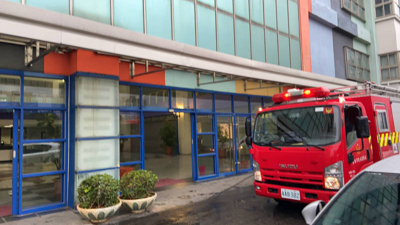 內湖潭美街的加工廠發生工安意外。（記者鄭景議翻攝）
