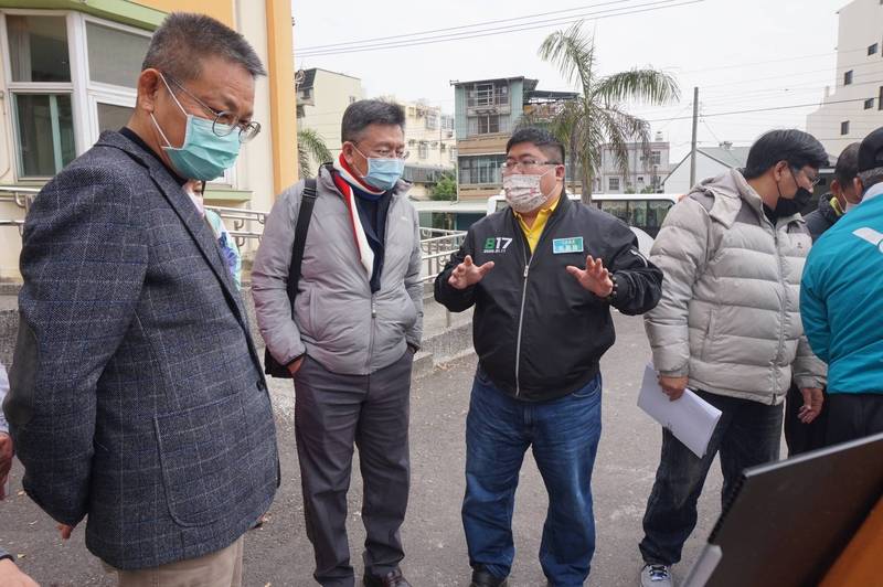 立委蔡易餘爭取水上綜合運動場館及蒜頭國小運動操場、水上國中、朴子國中及東榮國中4校跑道及設施更新。（記者林宜樟翻攝）