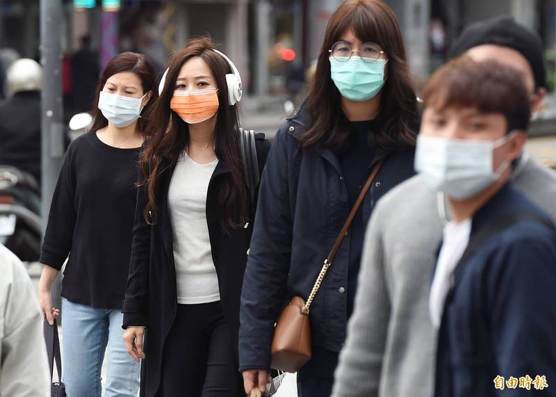 氣象局表示，迎風面地區的北部及東半部地區下午起將轉為局部短暫雨。（資料照）