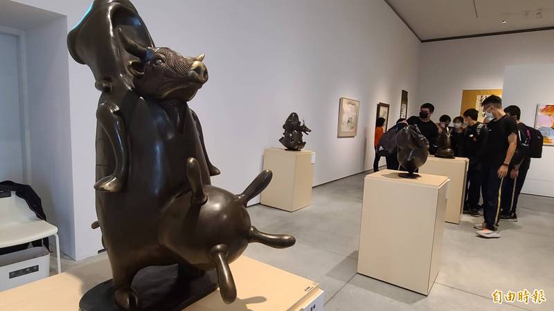 南美館以牛年為發想,推出「勁牛喜迎春」特展。(記者劉婉君攝) 南美館以牛年為發想,推出「勁牛喜迎春」特展。(記者劉婉君攝)