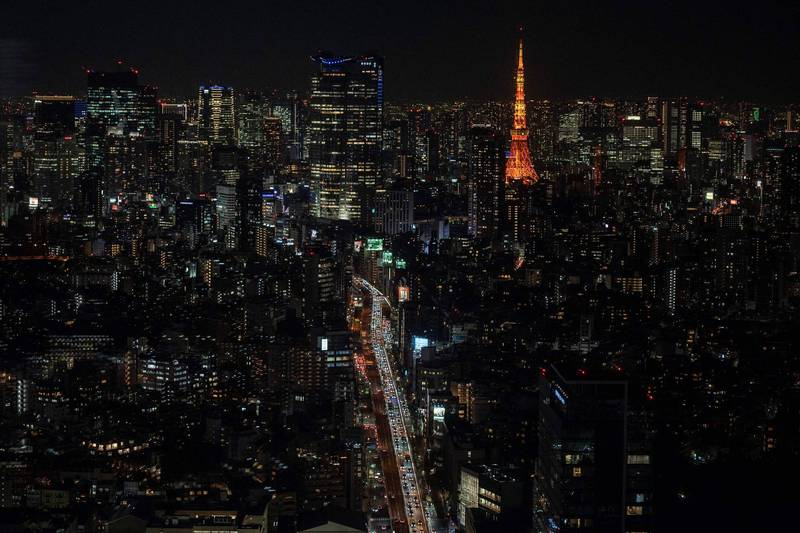 東京都一名不滿10歲、無海外旅遊經驗的女性病例確認為變異病毒病例。圖為東京都夜景。（法新社）