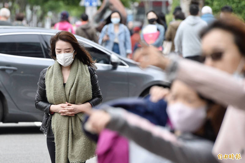 受輻射冷卻影響，今日各地早晚仍偏冷，氣象局也對桃園以南13縣市發布低溫特報。因超強輻射冷卻影響，今日日夜溫差恐達15度。（資料照）