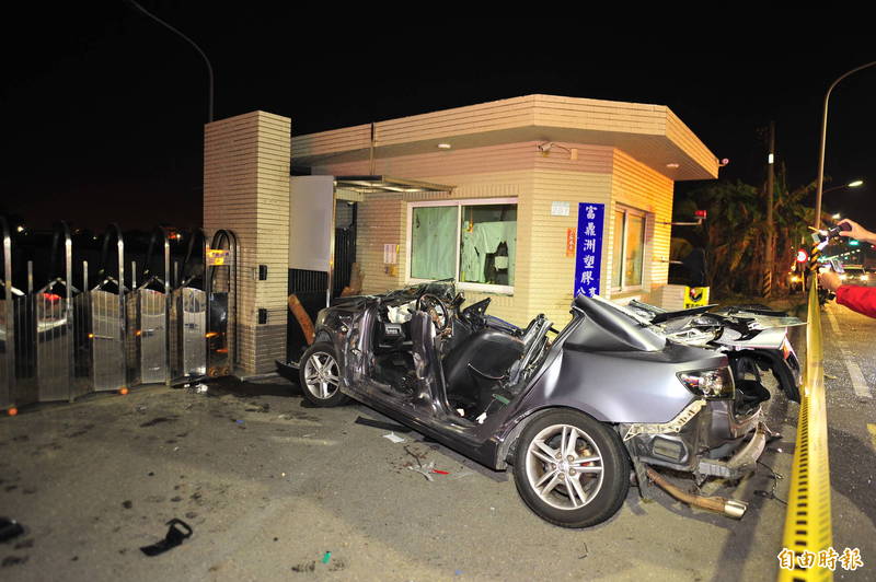 台南6死車禍!出遊已2週 車上3對年輕情侶共赴黃泉 - 臺南市 - 自由時報電子報