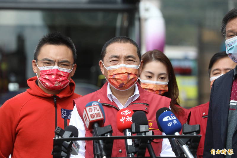 針對新北市林口區發生狗群攻擊家貓致死的案件，新北市長侯友宜表示，已責成動保單位調查處理。（記者賴筱桐攝）