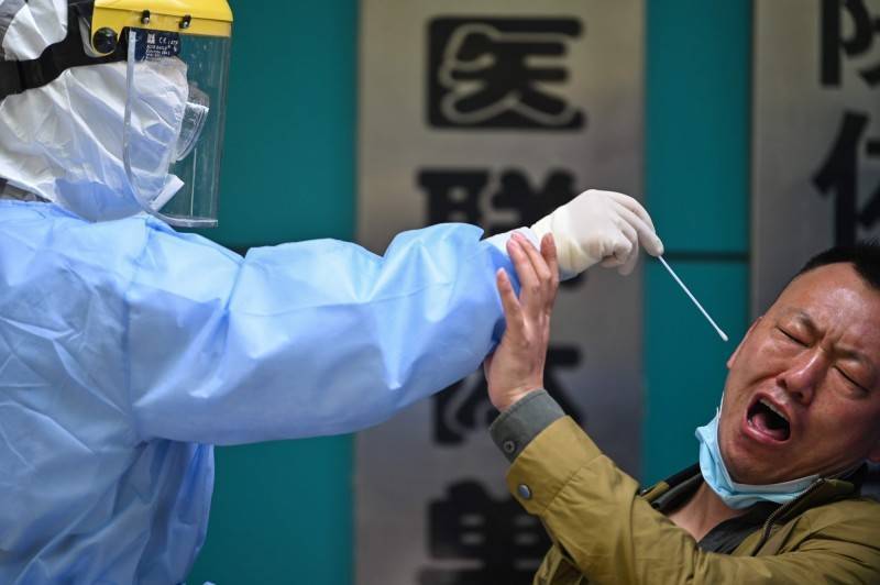 日本媒体报导，中国当局开始从肛门採检体进行核酸检验，入境中国的日本人也列入检验对象。（法新社资料照）(photo:LTN)
