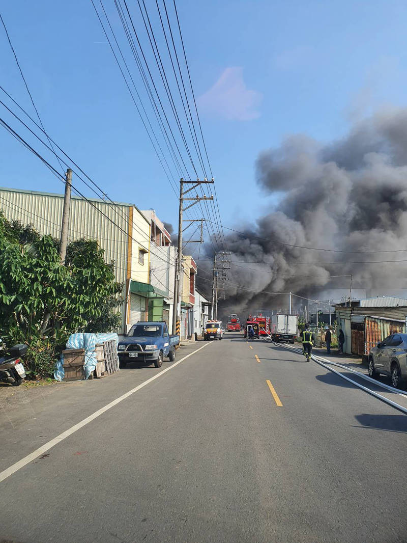 蘆竹鐵皮工廠燒化骨水釀空污水污最高可罰800萬 生活 自由時報電子報