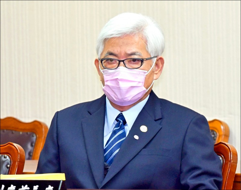 中選會主委李進勇昨在立院受訪指出,今年編列九億兩千多萬元準備一案公投,每增加一案,所需費用大約增加一億八千萬元。(資料照) 中選會主委李進勇昨在立院受訪指出,今年編列九億兩千多萬元準備一案公投,每增加一案,所需費用大約增加一億八千萬元。(資料照)