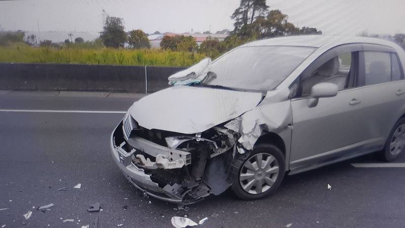 台線女子欲超車轉內側撞上工程車受傷送醫 社會 自由時報電子報