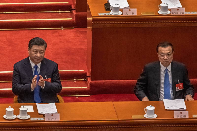 中共领导人习近平（左）宣称中国近亿农村贫困人口实现全部脱贫，不过国务院总理李克强（右）却直指中国「灵活就业」正在兴起，涉及两亿多人。（欧新社）(photo:LTN)