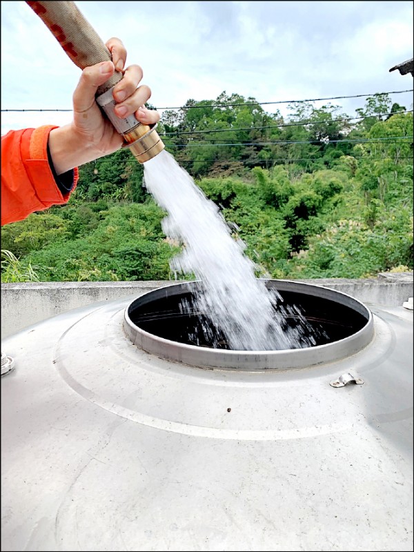 水利署長賴建信昨表示，大戶耗水費擬今年底開徵。（北埔鄉公所提供）