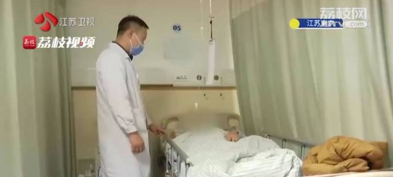 中國南京一名李姓男子因為亂擠痘痘導致腦內深處膿腫，緊急送院治療。（圖翻攝自微博）