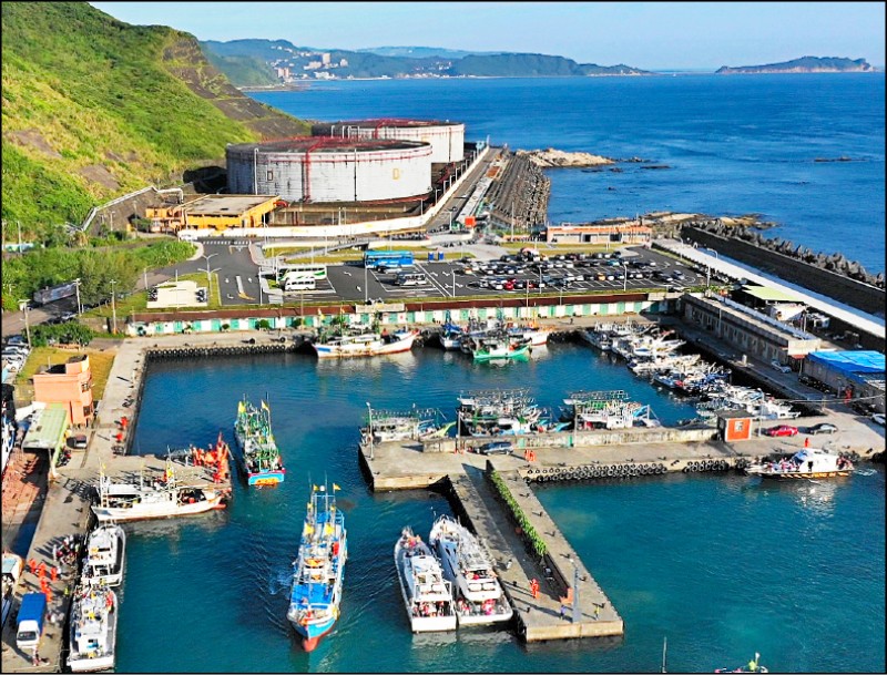 外木山海埔新生地閒置多年，地方及議員都要求善加利用這處海埔新生地，帶動外木山的觀光及漁業發展。（圖為攝影師張東隆提供）