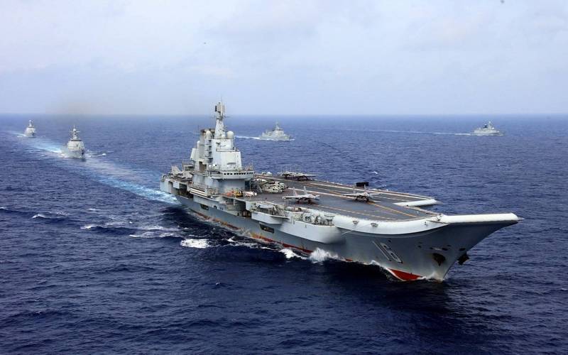 中國航空母艦遼寧號編隊3日由冲繩本島與宮古島間南下航進太平洋，5日聲稱在台灣周邊海域訓練。日本防衛大臣岸信夫表示，保持重大關注。（路透資料照）