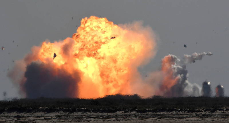 美國「太空探索科技公司」重型火箭「星艦」試射接連爆炸，執行長馬斯克透露爆炸原因，原來是作為燃料的甲烷外洩所致。（路透檔案照）