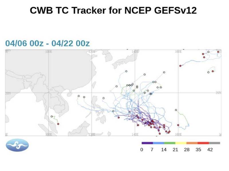 中央氣象局長鄭明典稍早在臉書PO文，追蹤當前發展中的熱帶氣旋，並分析其對台灣可能的影響。（擷取自鄭明典臉書）
