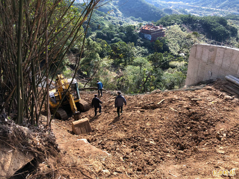 民義路二段為地主申請設置農路使用。（記者周湘芸攝）