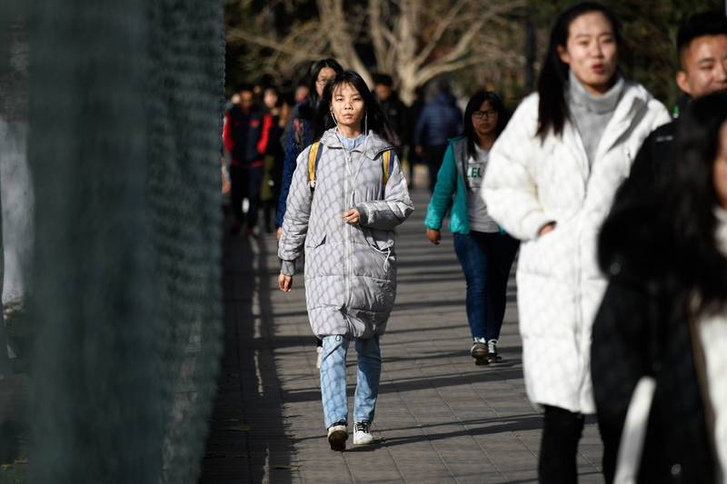 中國人民大學是中共知名黨校，官方卻查出1起集體違紀事件，法律碩士研究生複試中，竟有22名考生使用手機洩露答題內容。（法新社檔案照）