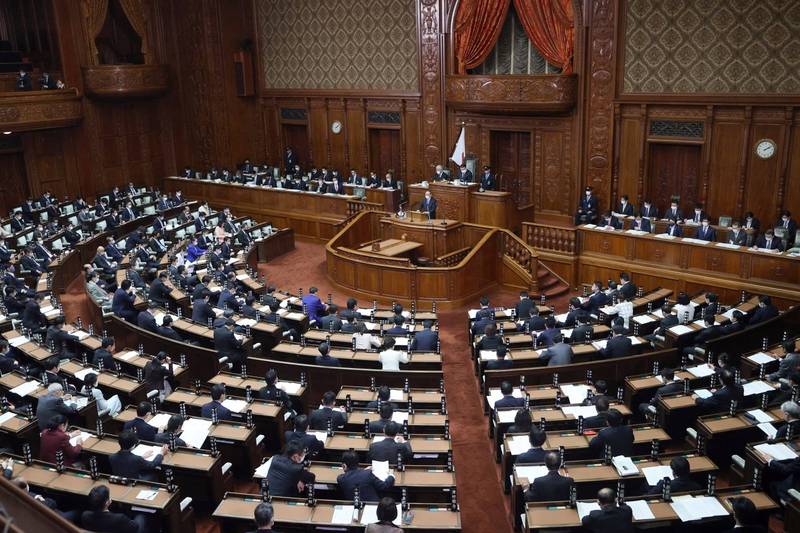 日本女性在75年前的4月10日首度獲准投票，並選出39名女性眾議員，占當年整體眾議員比率約8.4%，相比現在46名女性眾議員占比約9.9%，75年前後並沒有太大的改變。圖為日本眾議院。（歐新社）