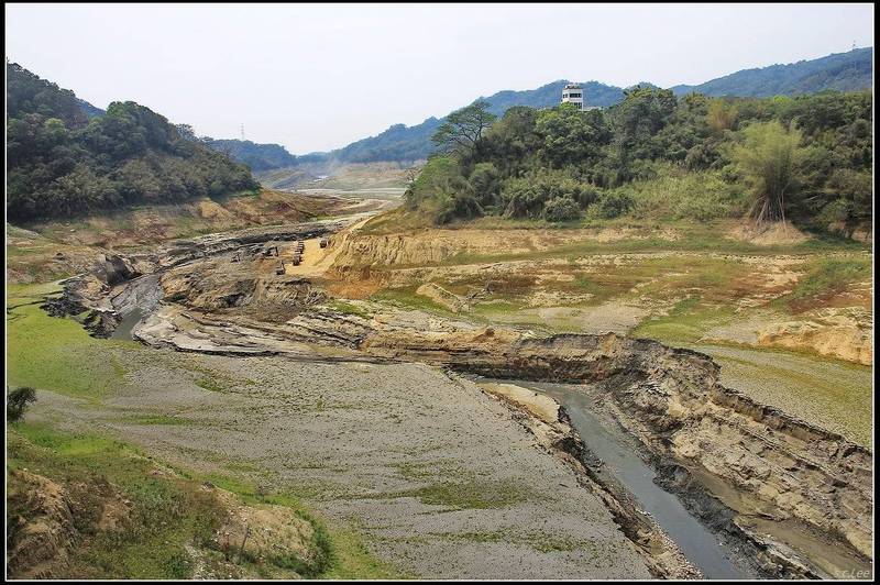 畫面曝光 鯉魚潭水庫慘變 大峽谷 水量剩8 3 生活 自由時報電子報