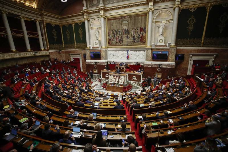 法國國會通過法案，若成年人與未滿15歲者性交，不論對方同意與否都視為強姦，（美聯社）