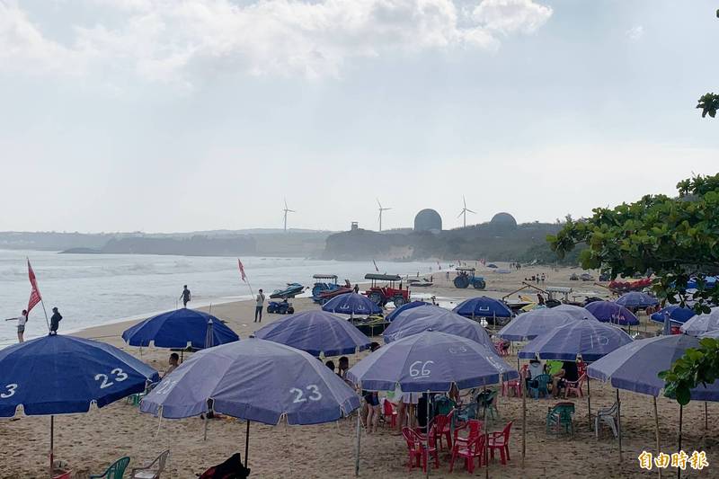 中颱舒力基接近台灣墾丁掀起3米大浪插紅旗 生活 自由時報電子報