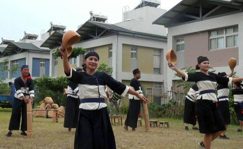 大武壠歌舞文化節祈雨儀式。（高雄市文化局提供）