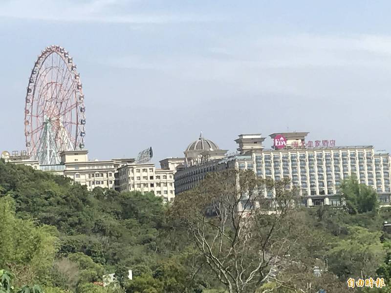 五一勞動節送好康，義大世界推出「一站式滿足」行程。（記者洪臣宏攝）