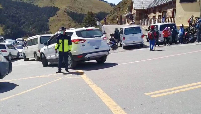 連假合歡山賞花遊客多明後天最高海拔拖吊車又要出動 南投縣 自由時報電子報