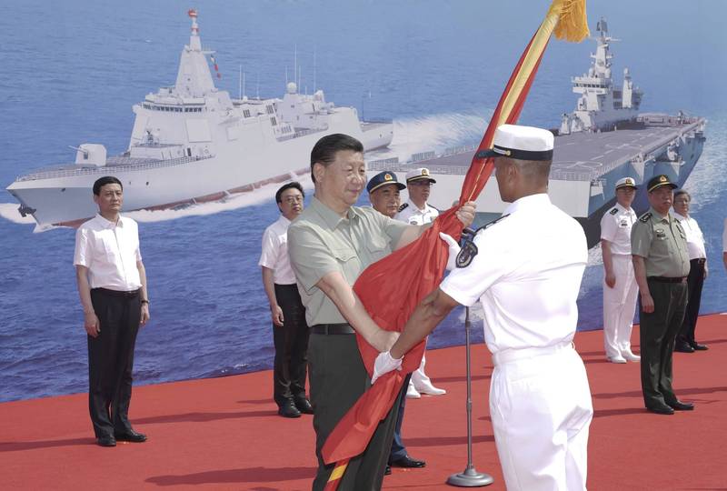 中国国家主席习近平23日在海南三亚，出席南海舰队3艘新型主战舰艇的交接列装仪式。（美联社）(photo:LTN)