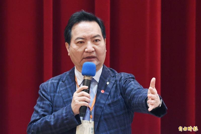 行政院發言人羅秉成表示,國人殷切期待加速台鐵改革,院長蘇貞昌也宣示朝向「安全」、「安定」及「轉型」三個面向積極推動的改革策略,安全是最重要的、最優先的改革項目,也是現在全體國人最大的共識。(資料照,記者廖振輝攝) 行政院發言人羅秉成表示,國人殷切期待加速台鐵改革,院長蘇貞昌也宣示朝向「安全」、「安定」及「轉型」三個面向積極推動的改革策略,安全是最重要的、最優先的改革項目,也是現在全體國人最大的共識。(資料照,記者廖振輝攝)